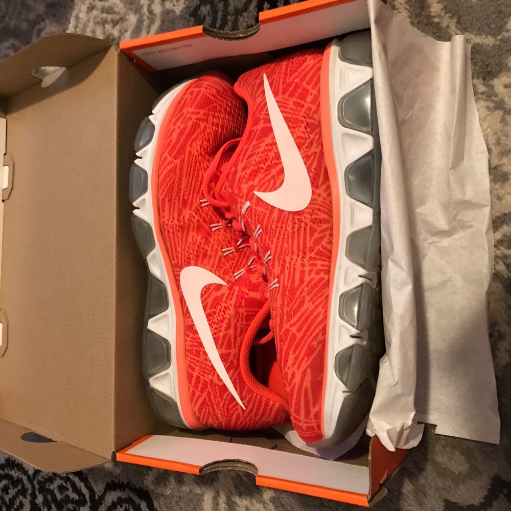 Nike Blood Orange Neutral Soft Ride Running Shoes - Picture 2 of 4